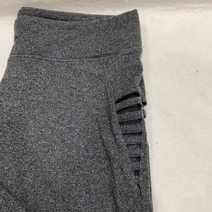 Victoria Secret Sport gray crop leggings Size M